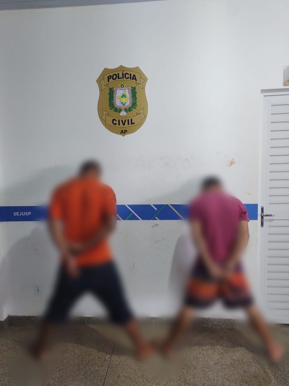 EM SANTANA, POLÍCIA CIVIL PRENDE EM DOIS HOMENS EM FLAGRANTE POR POSSE ILEGAL DE ARMA DE FOGO E POR INTEGRAR GRUPO CRIMINOSO